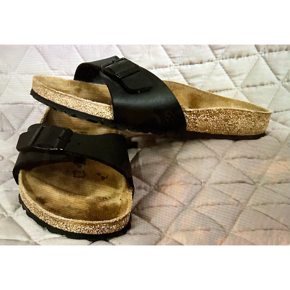 Madrid Birkenstock sandal
Size 37 - Picture 3 of 8